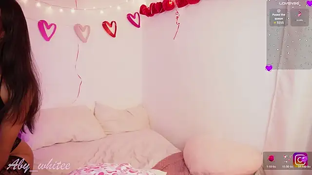 AbyWhitee webcam