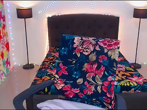 PlayfullOliviaTS webcam