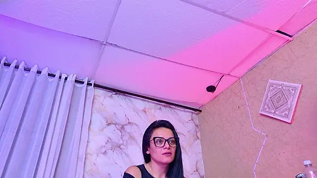 QueenSallyDesire webcam