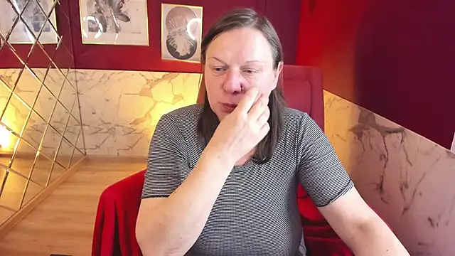 KellyPerfection webcam