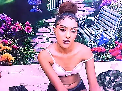 IndianPretty14u2Luv webcam