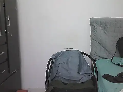 AlphaLatinoBear webcam