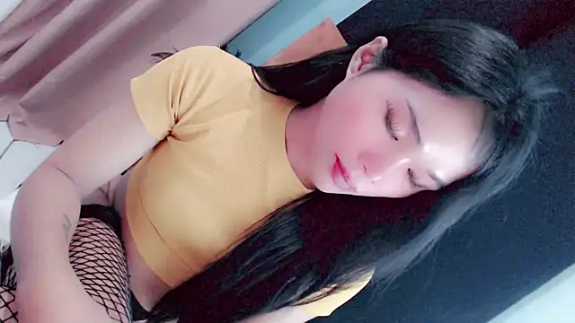 Amomentoflust99 live sex cam