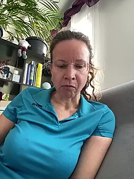 AnnikaRose live sex cam