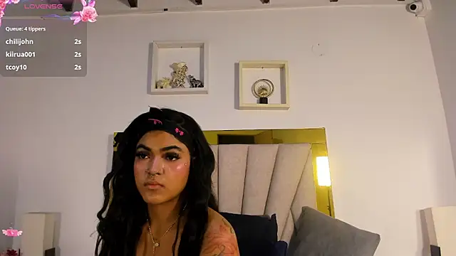 vahiolet_fuentes - Vahiolet_fuentes's free webcam - UK Sex Cams