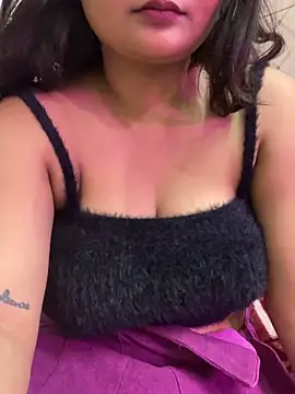 Curvy_Anaya