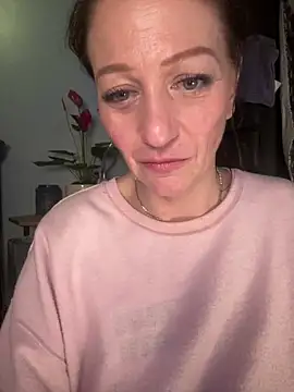 TheSweetestFknSlut webcam