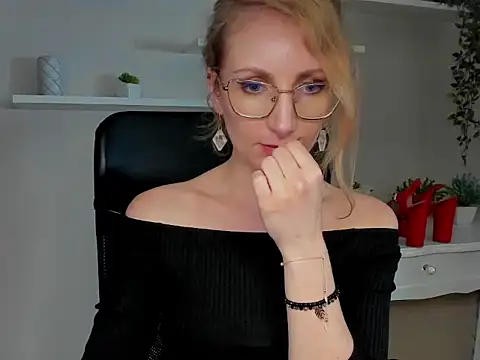 CinderellaMoon webcam