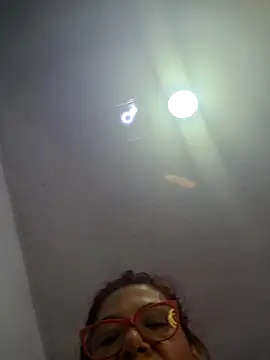 Scarlet_curly8a webcam