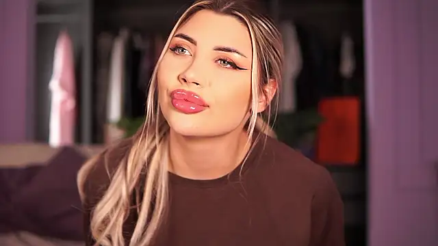 Monique_Celeste webcam