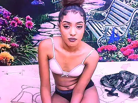 IndianPretty14u2Luv webcam