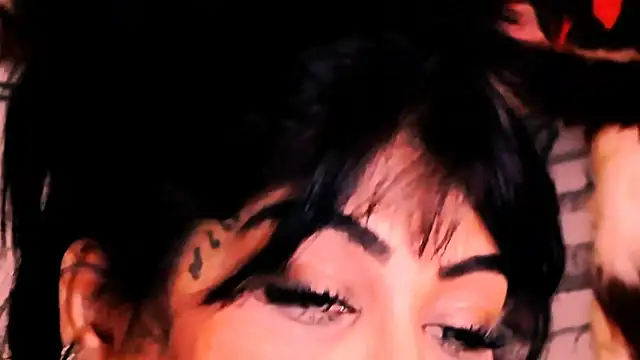 indian_dreamgirl webcam