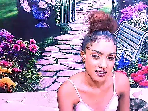 IndianPretty14u2Luv webcam