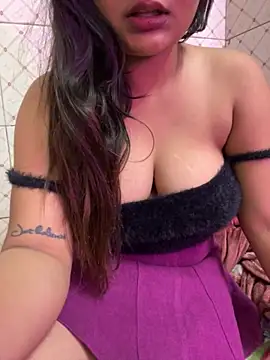 Curvy_Anaya