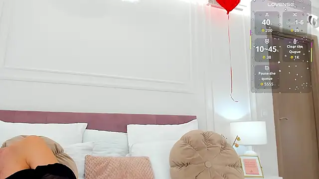 jasmilyn - JasmiLyn's free webcam - UK Sex Cams