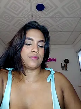 victoria_roussee webcam
