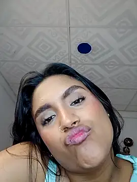 victoria_roussee webcam