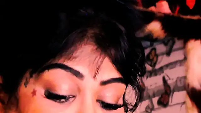 indian_dreamgirl webcam