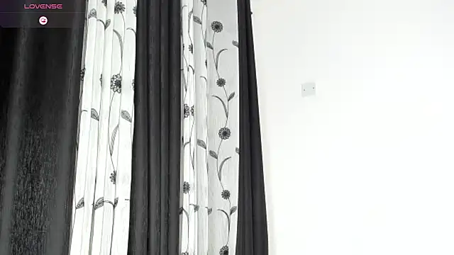 CREAMY_BUBBLEGUM webcam