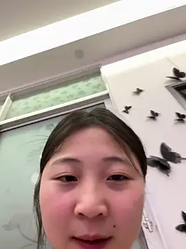 美女LXR77887在线直播