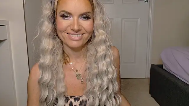 tinkerbell822 - Tinkerbell822's free webcam - UK Sex Cams