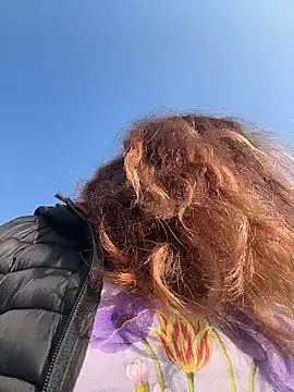 DaisyVibesss live sex cam