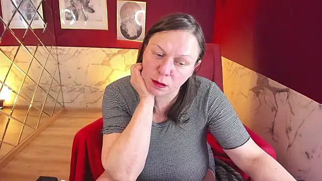 KellyPerfection webcam