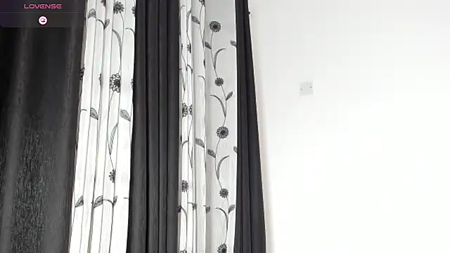 CREAMY_BUBBLEGUM webcam