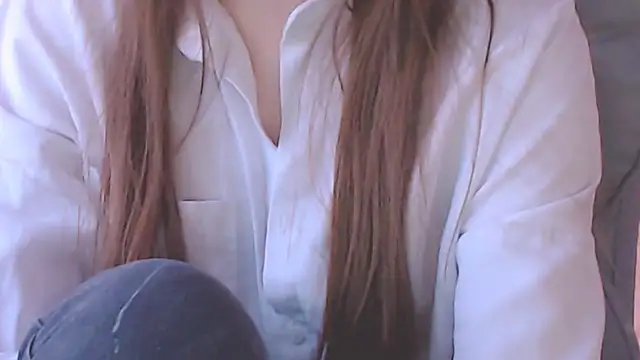 sofinovvak webcam stripchat model stream image