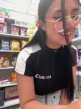 Webcam Model (StrawberryPink_)  is live.Free join now!