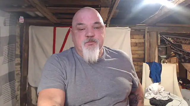 Newfiesausage1972 webcam