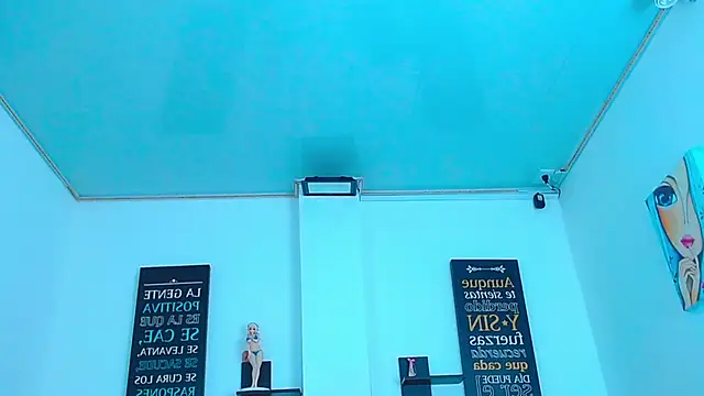 CHLOE_THUNDERS webcam