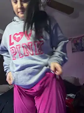 Milfshortcakes webcam