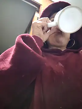 Scarlet_curly8a webcam