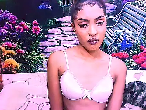 IndianPretty14u2Luv webcam