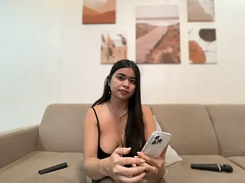 Bombshell_Rebbecca's room