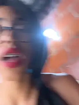 Emma__cumlovee webcam