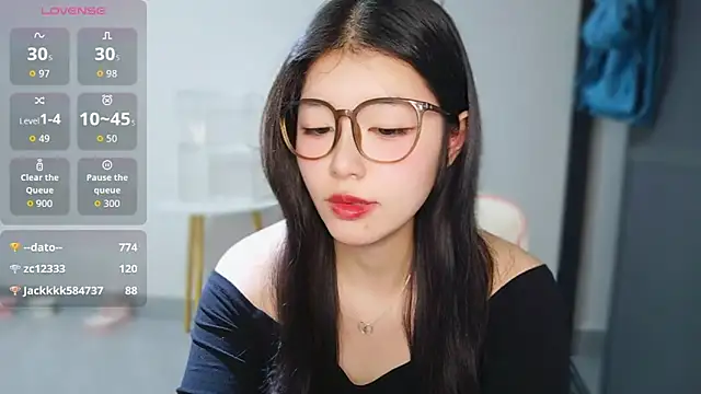 美女-XiaoYu-777在线直播