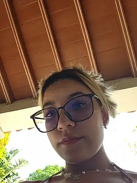 Pretty_roxxyy webcam