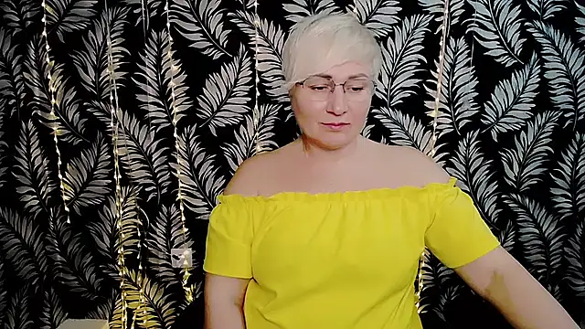 Olivia_playful webcam