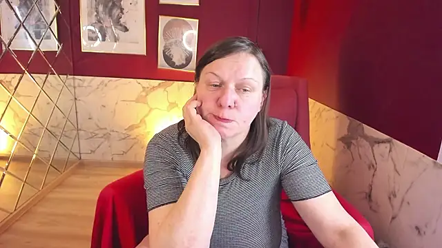 KellyPerfection webcam