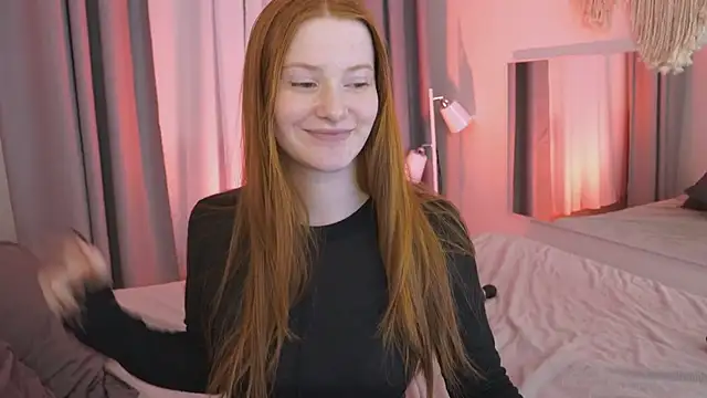 fiamoor (F young) - squeeze tits