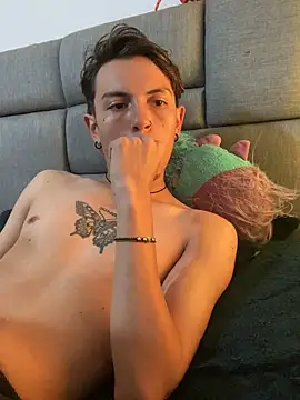 NaytonFreeman live sex cam