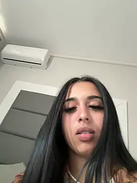 LilMisIndianx webcam