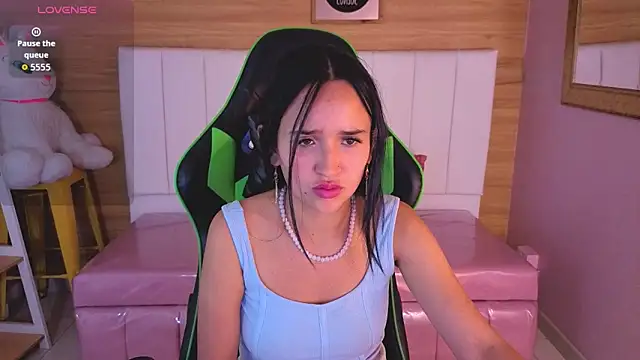 bella_vibess_s webcam