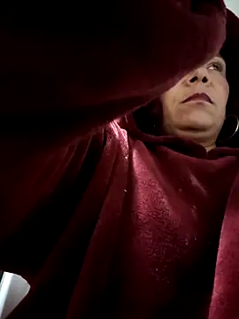 Scarlet_curly8a webcam