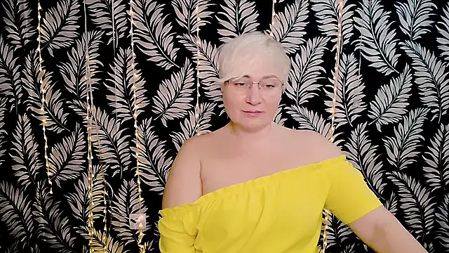 Olivia_playful webcam