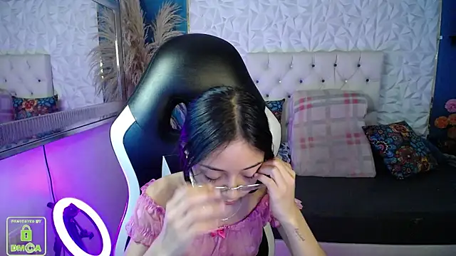 nathaliasweet_11 - NathaliaSweet_11's free webcam - UK Sex Cams