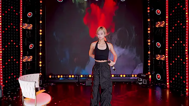 美女cdyyds003在线直播