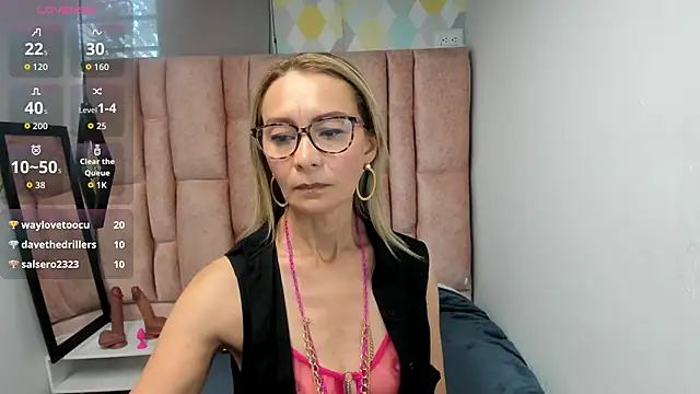 Issa_Milf__ webcam